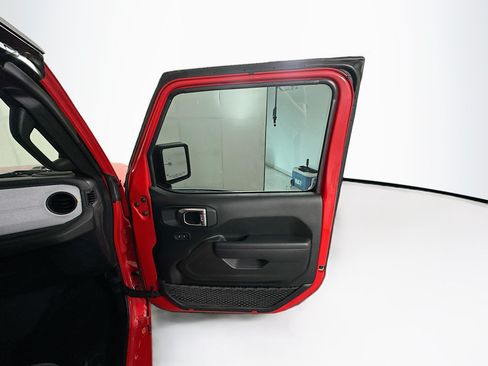 Used 2024 Jeep Wrangler Unlimited w/ LED Headlamp & Fog Lamp Group AWD/4WD image 31
