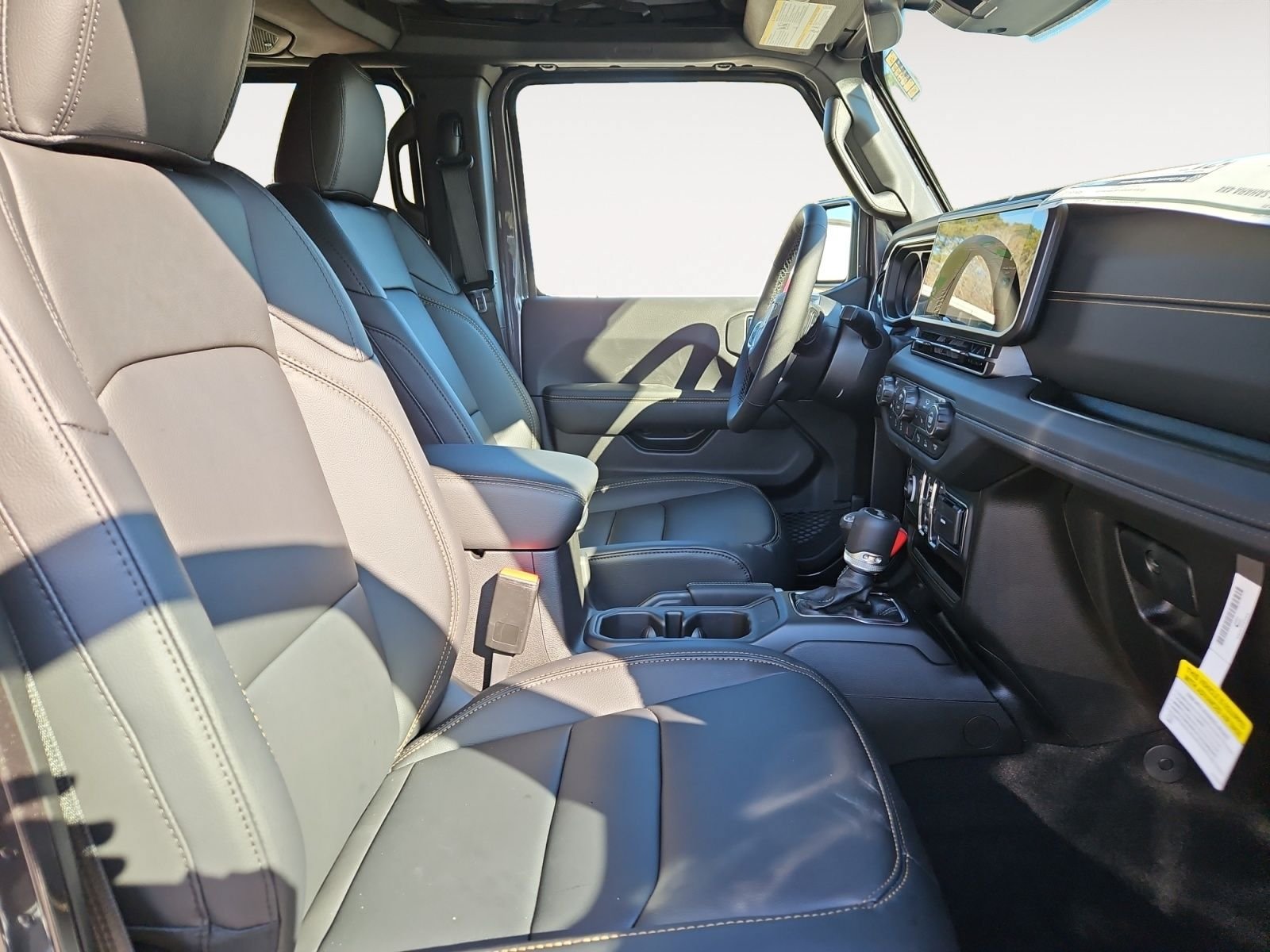 New 2026 Jeep Wrangler Unlimited Sahara AWD/4WD image 15