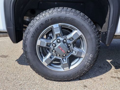 New 2026 GMC Sierra 2500 SLE w/ SLE Value Package; image 29