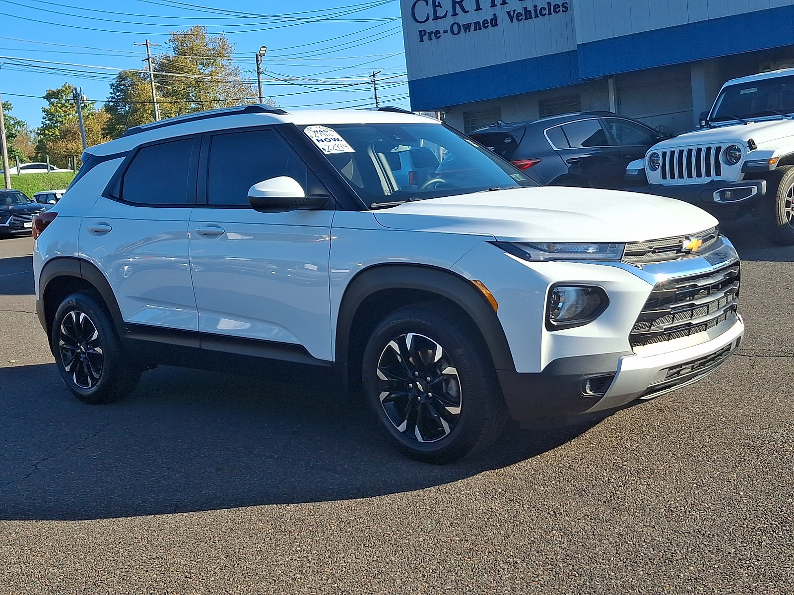 Used 2023 Chevrolet TrailBlazer LT w/ Convenience Package FWD image 3