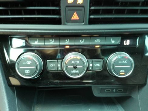 Used 2023 Volkswagen Jetta GLI Autobahn FWD image 44
