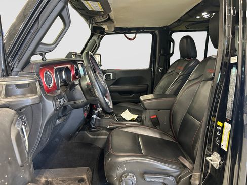 Used 2022 Jeep Wrangler Unlimited Rubicon w/ Cold Weather Group AWD/4WD image 12