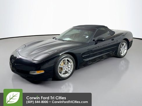 Used 2004 Chevrolet Corvette Convertible w/ Preferred Equipment Group RWD image 5