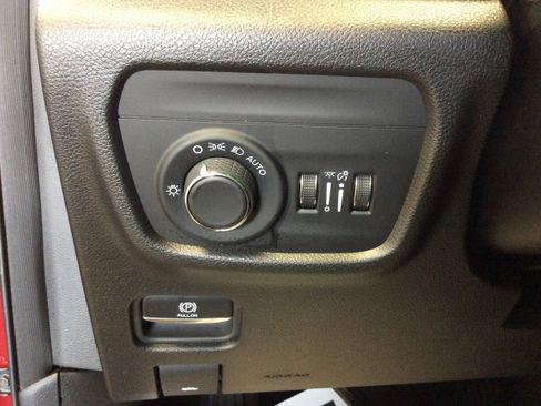 Used 2024 Jeep Grand Cherokee L Laredo image 20