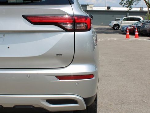 Used 2022 Mitsubishi Outlander SE image 48