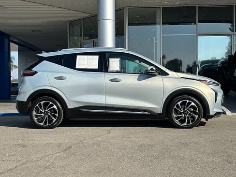 Used 2022 Chevrolet Bolt EUV Premier w/ Sun & Sound Package image 6