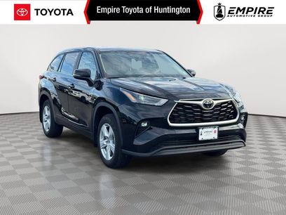 Used 2023 Toyota Highlander LE