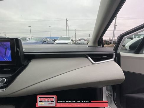 Used 2023 Toyota Corolla LE image 28