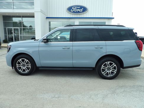 Used 2025 Ford Expedition Active AWD/4WD image 1