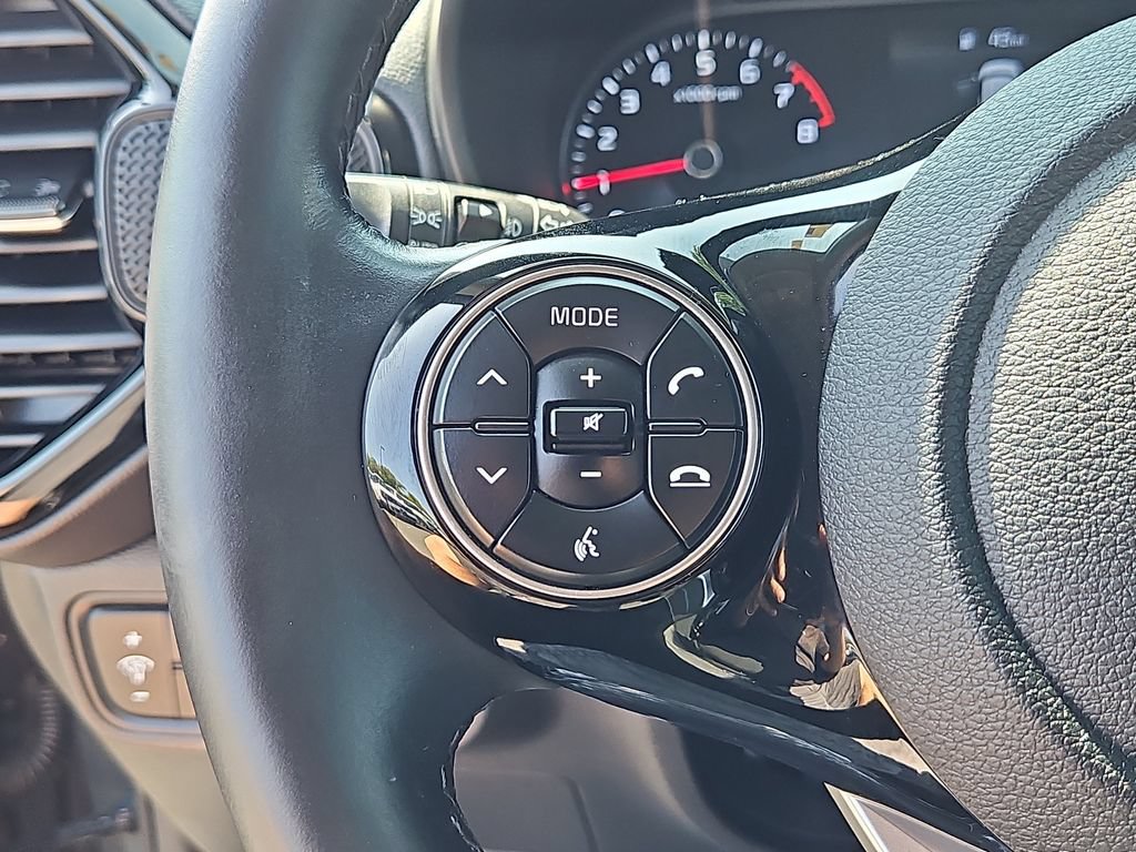 Certified 2022 Kia Soul X-Line FWD image 12