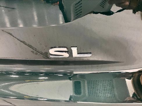 Used 2025 Nissan Pathfinder SL FWD image 38