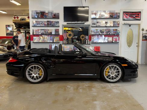 Used 2012 Porsche 911 4 Cabriolet AWD/4WD image 5