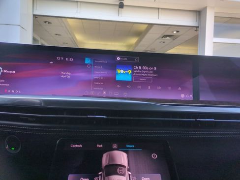 Used 2026 Cadillac Escalade Platinum Sport w/ LPO, ONYX Package AWD/4WD image 10