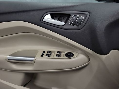 Used 2018 Ford Escape Titanium image 19