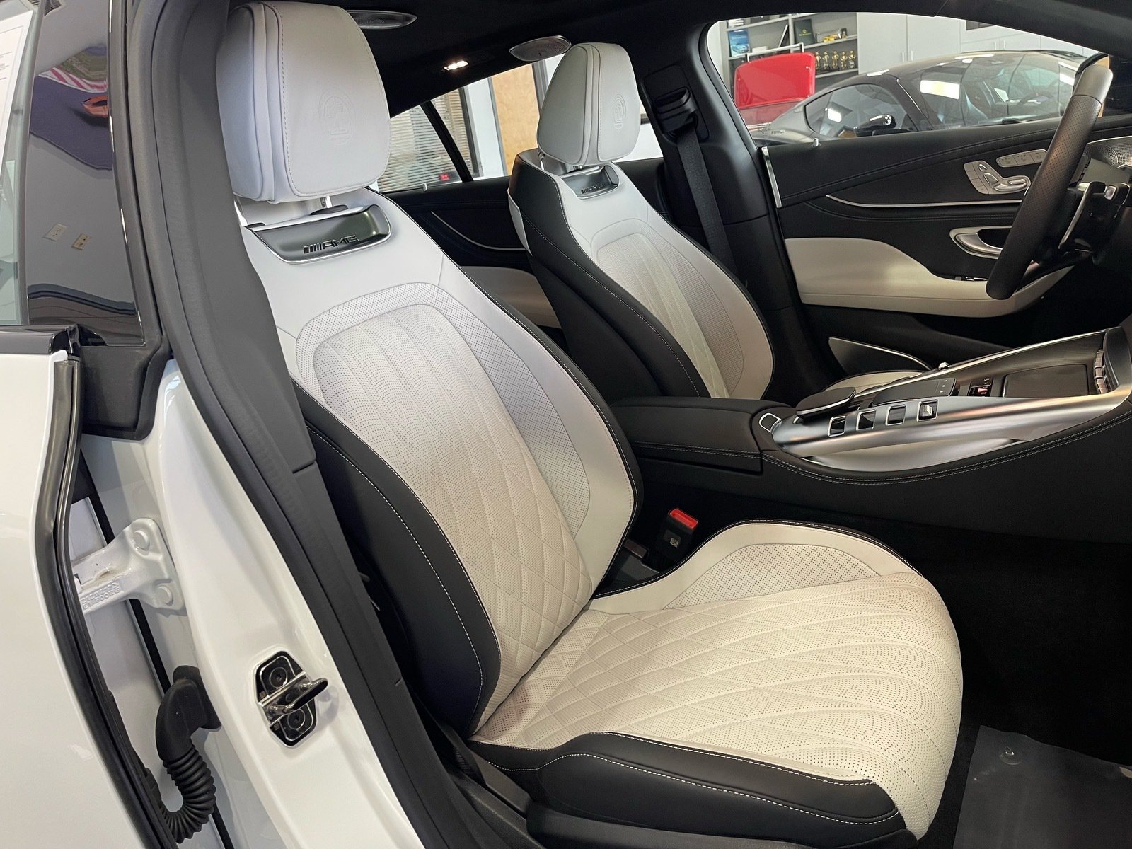 Used 2025 Mercedes-Benz AMG GT 63 image 44