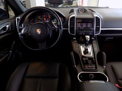 Used 2014 Porsche Cayenne image 12