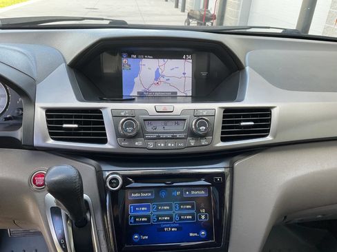 Used 2014 Honda Odyssey Touring Elite image 19