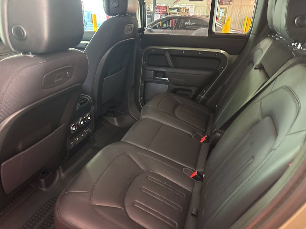 Used 2021 Land Rover Defender 110 X AWD/4WD image 7