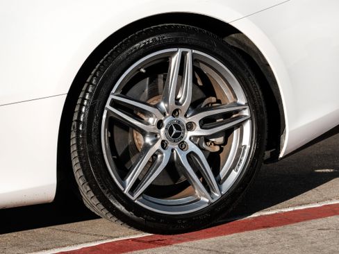 Used 2018 Mercedes-Benz E 400 Coupe image 54