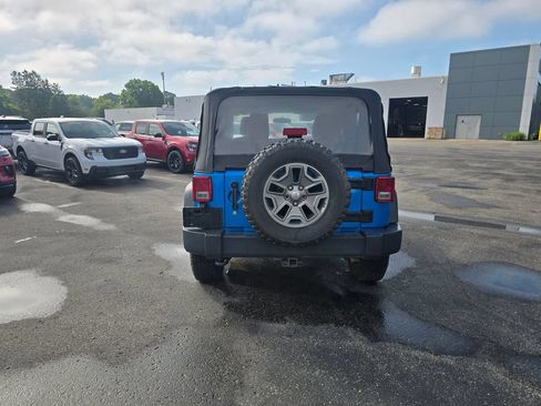 Used 2016 Jeep Wrangler Sport AWD/4WD image 4