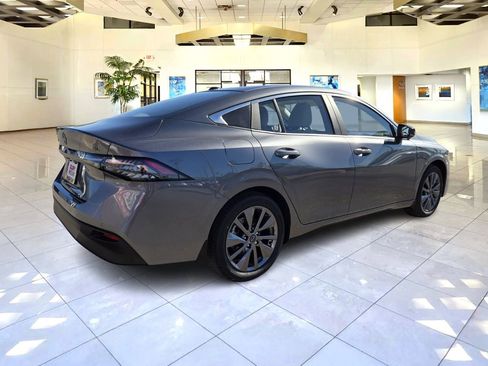 New 2026 Nissan Sentra SL w/ Floor Mat Package FWD image 4