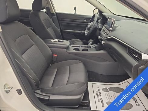Used 2019 Nissan Altima 2.5 S FWD image 9