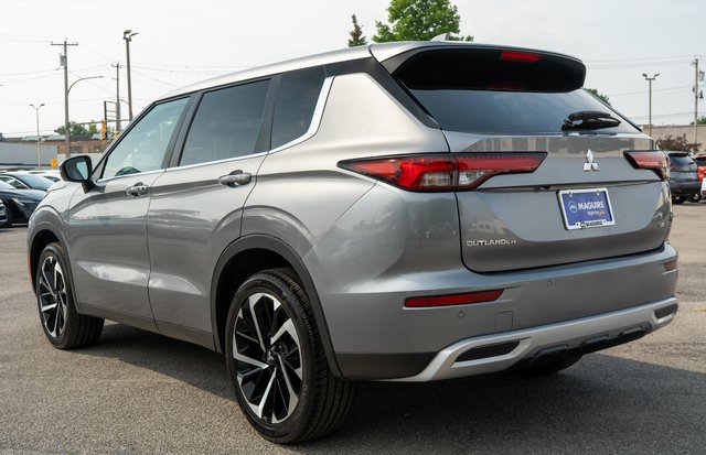 Used 2023 Mitsubishi Outlander SE AWD/4WD image 8