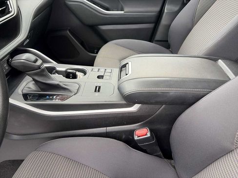 Used 2023 Toyota Highlander L FWD image 21