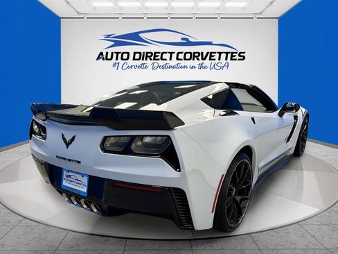 Used 2018 Chevrolet Corvette Z06 w/ Carbon 65 Edition RWD image 10