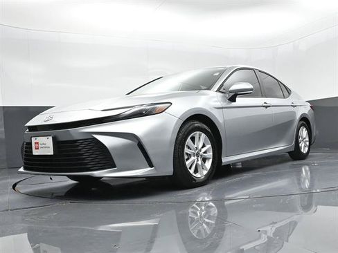 Certified 2026 Toyota Camry LE w/ Convenience Package FWD image 31