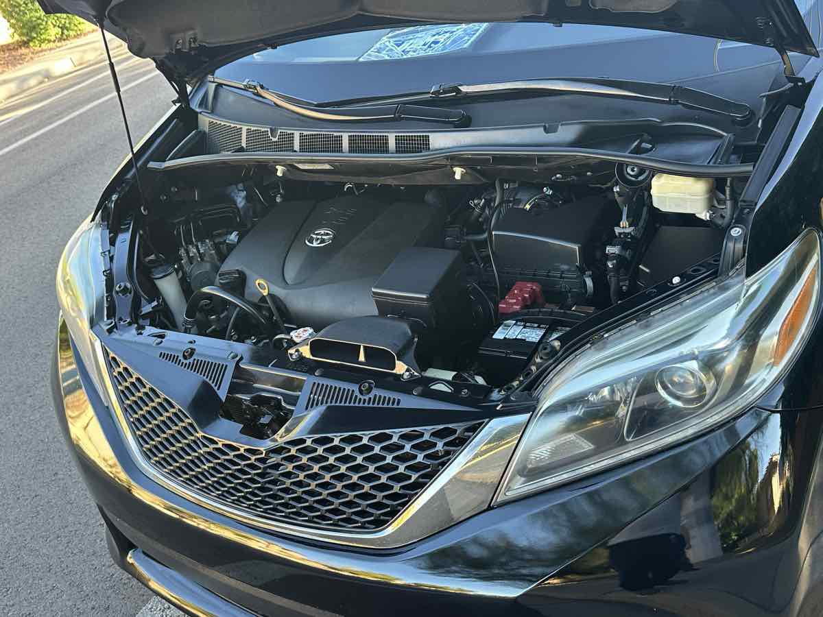 Used 2017 Toyota Sienna SE w/ SE Preferred Package FWD image 59