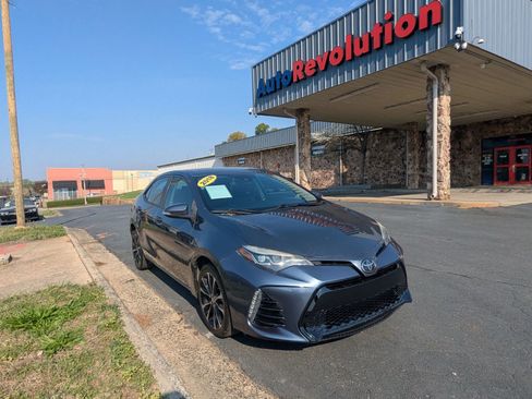 Used 2018 Toyota Corolla SE image 1