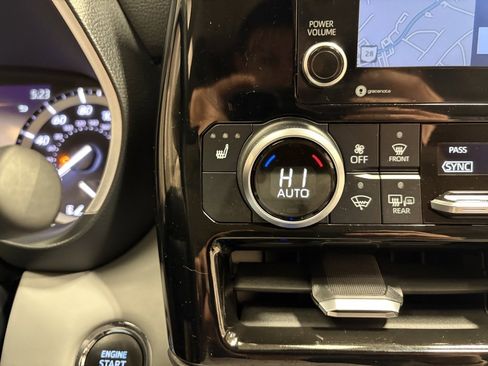 Used 2022 Toyota Highlander XLE image 21