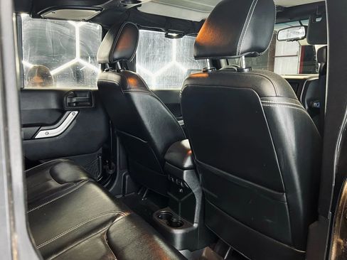 Used 2015 Jeep Wrangler Unlimited Rubicon w/ Max Tow Package image 12