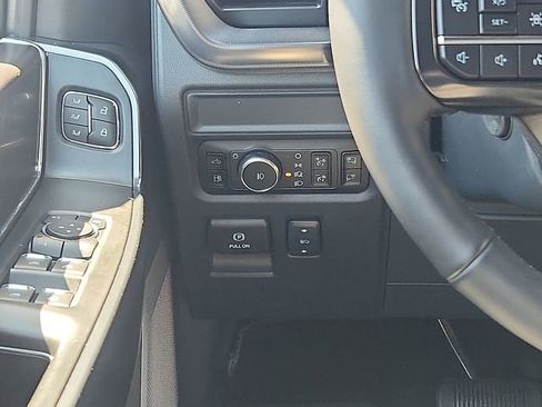 Certified 2025 Ford F150 Platinum w/ Equipment Group 702A High AWD/4WD image 12