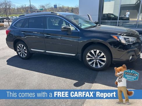 Used 2018 Subaru Outback 2.5i Touring AWD/4WD image 2