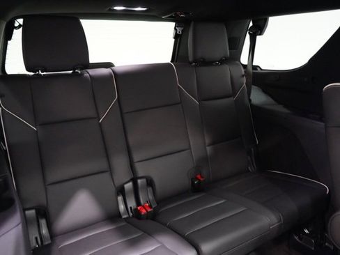 Used 2025 Cadillac Escalade Premium Luxury image 39