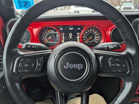 Used 2021 Jeep Gladiator Sport AWD/4WD image 25