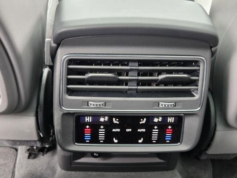 Used 2025 Audi SQ7 Prestige AWD/4WD image 11