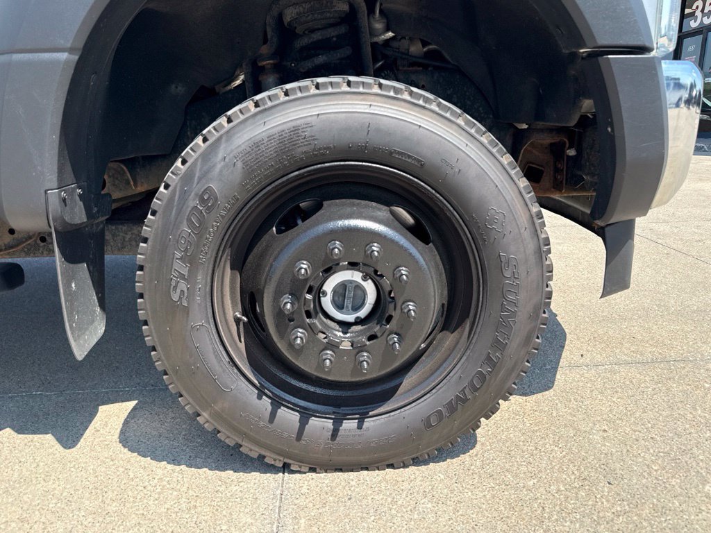 Used 2017 Ford F550 4x4 Regular Cab Super Duty image 39