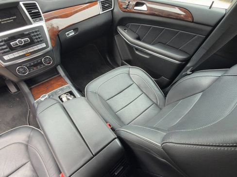 Used 2014 Mercedes-Benz GL 550 4MATIC image 38