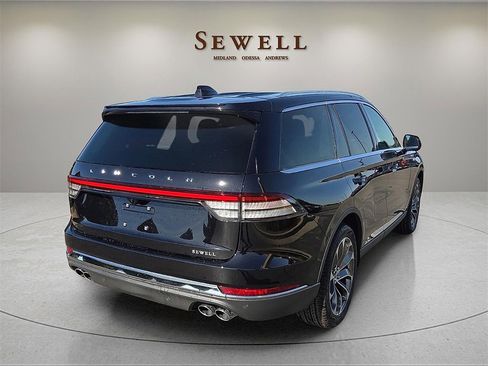 New 2026 Lincoln Aviator Reserve image 4