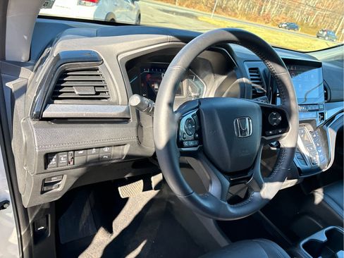 Certified 2023 Honda Odyssey Touring image 12