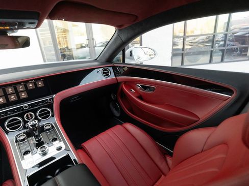 Used 2021 Bentley Continental GT V8 image 24