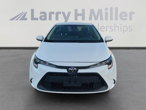 Used 2021 Toyota Corolla LE image 9
