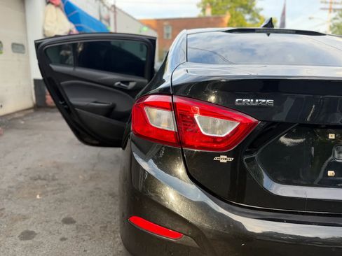 Used 2019 Chevrolet Cruze LT FWD image 47
