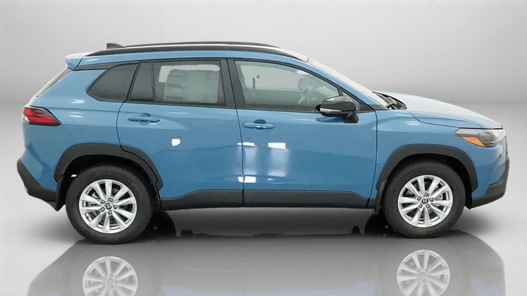 New 2026 Toyota Corolla Cross LE FWD image 34