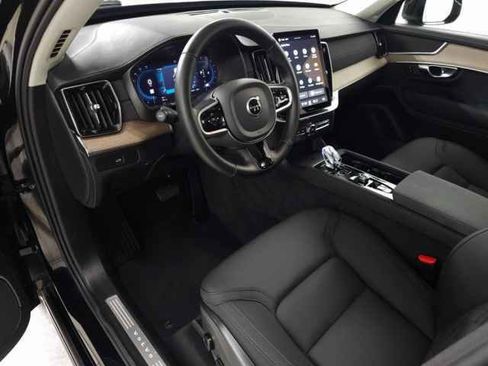 Used 2025 Volvo XC90 B6 Plus image 18