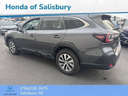 Used 2023 Subaru Outback Premium image 4