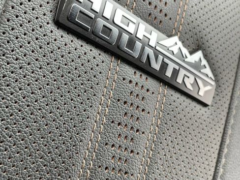 Used 2025 Chevrolet Silverado 2500 High Country w/ High Country Premium Package AWD/4WD image 20